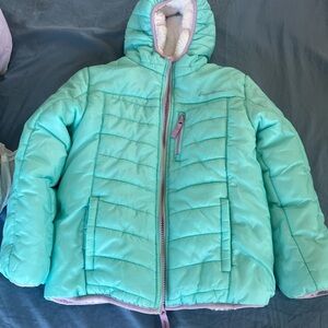 Aqua Eddie Bauer girl puffer jacket. Size 7/8

New condition, no tag on it.
